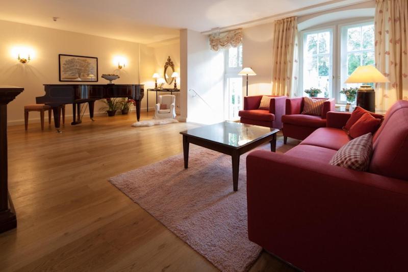 Schlosshotel Muenchhausen Aerzen ภายนอก รูปภาพ