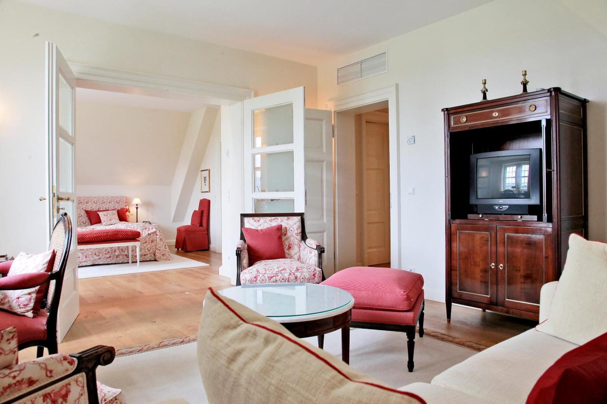 Schlosshotel Muenchhausen Aerzen ภายนอก รูปภาพ