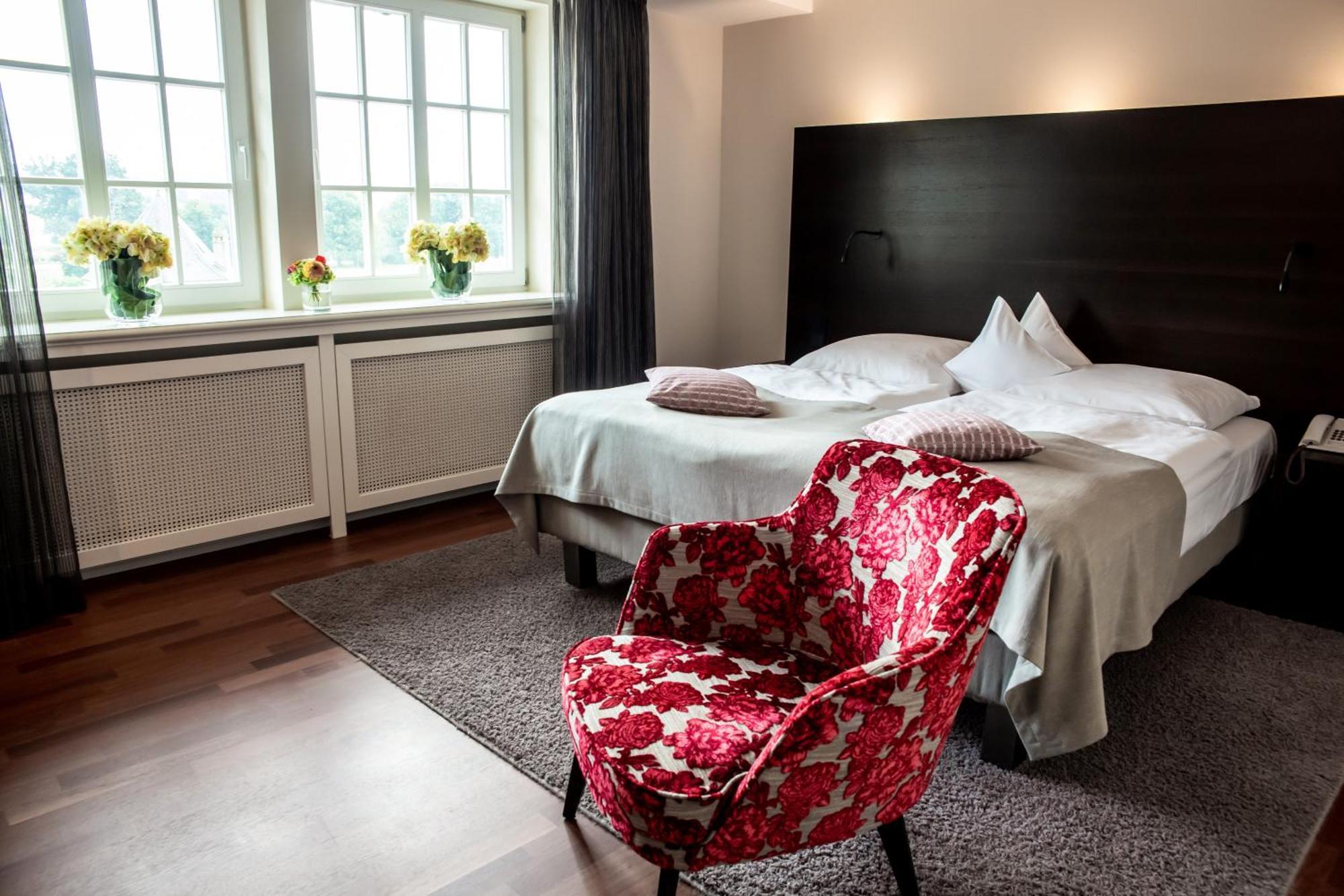 Schlosshotel Muenchhausen Aerzen ภายนอก รูปภาพ