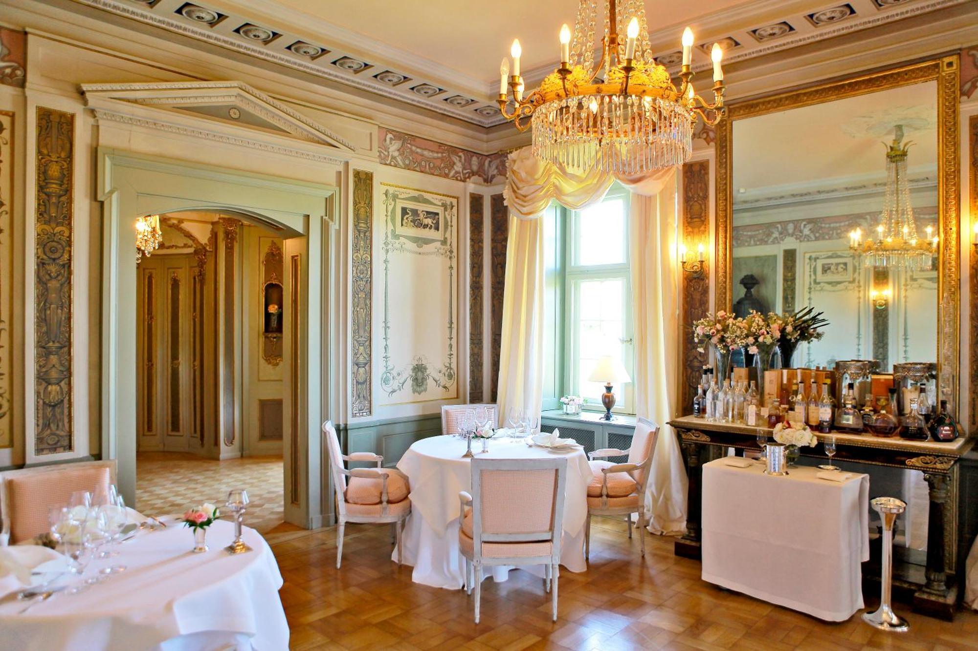 Schlosshotel Muenchhausen Aerzen ภายนอก รูปภาพ