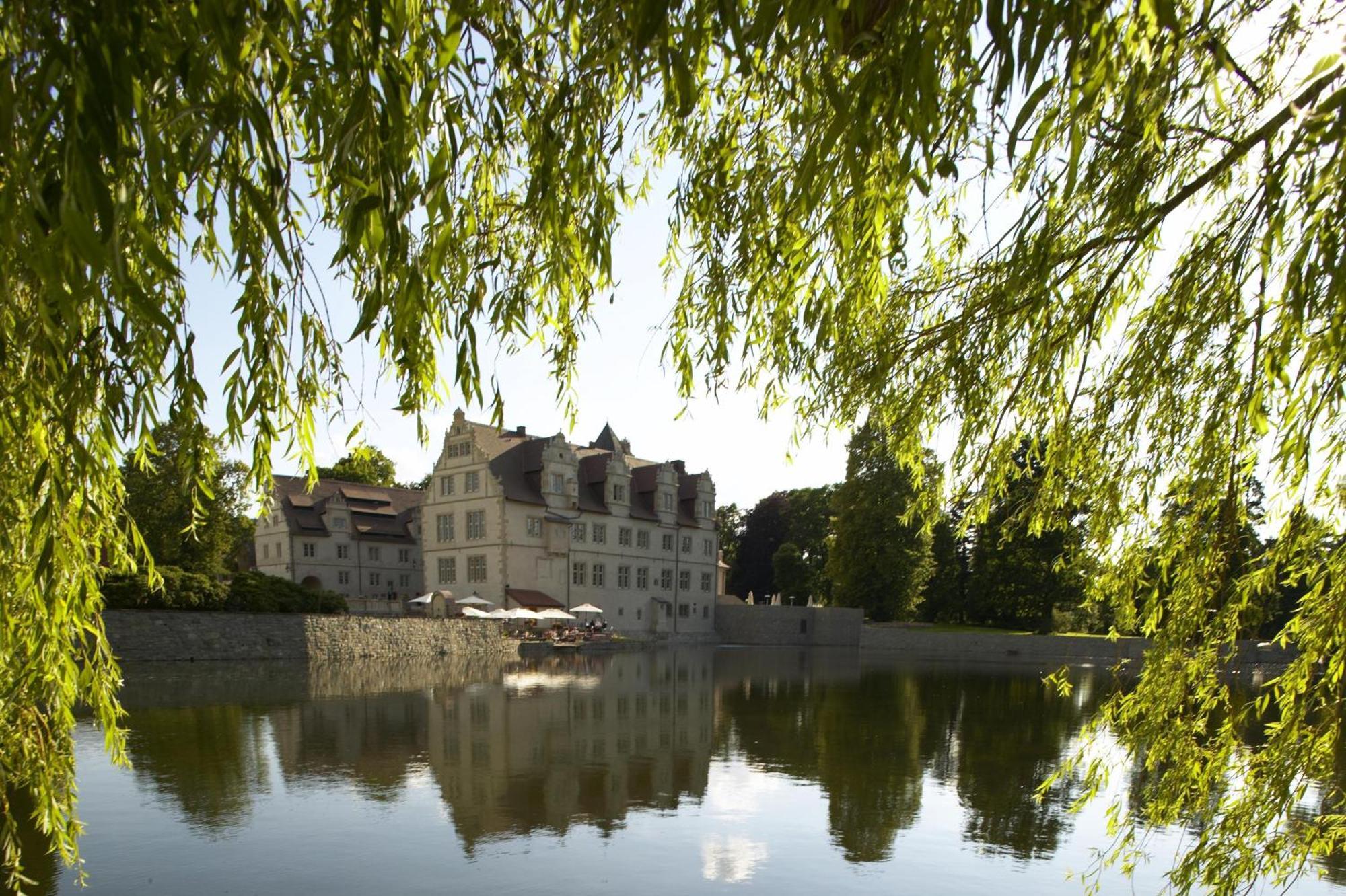 Schlosshotel Muenchhausen Aerzen ภายนอก รูปภาพ