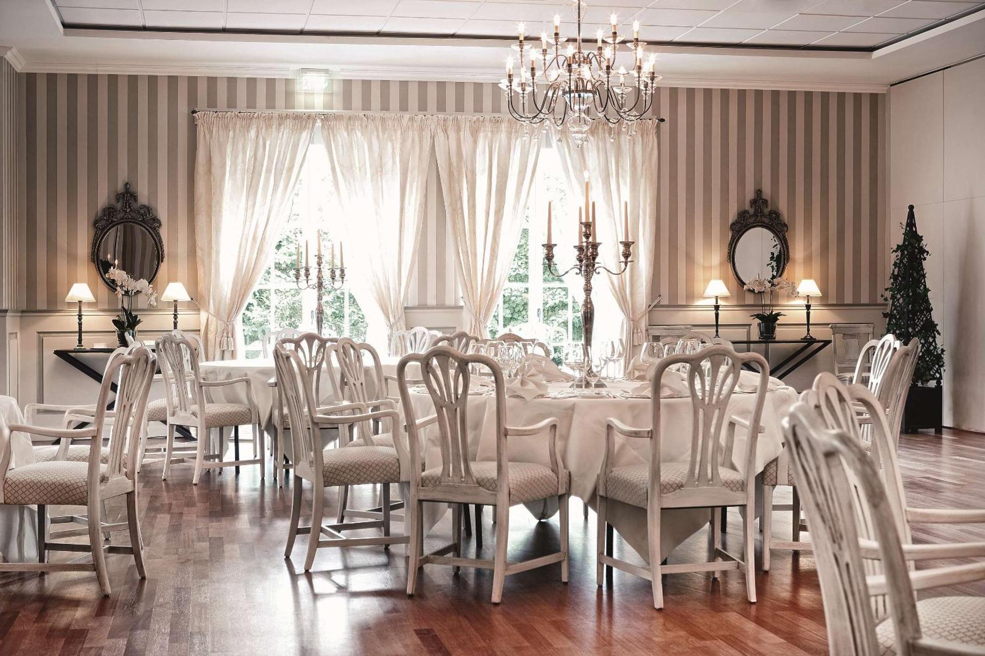 Schlosshotel Muenchhausen Aerzen ภายนอก รูปภาพ