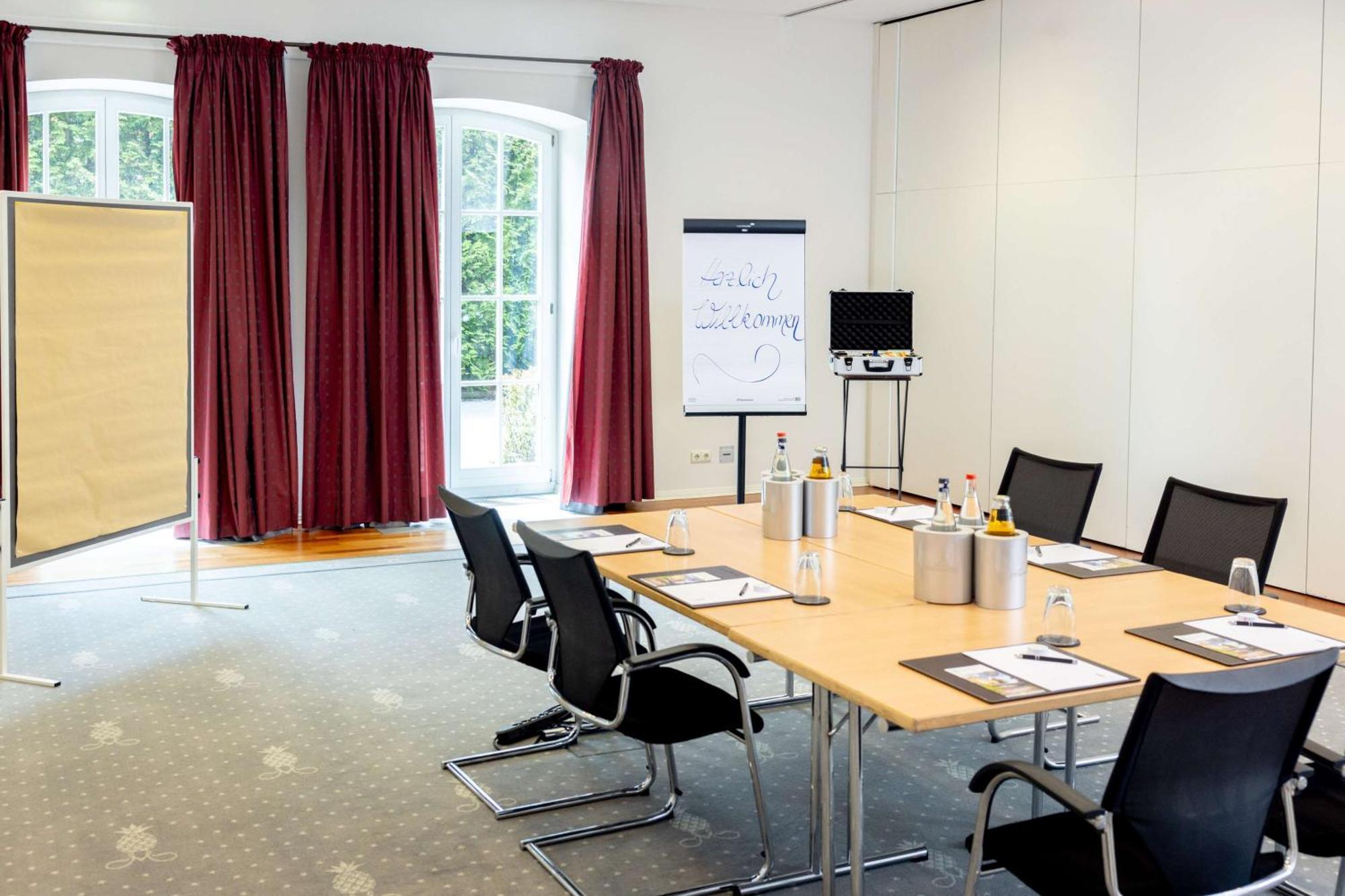 Schlosshotel Muenchhausen Aerzen ภายนอก รูปภาพ