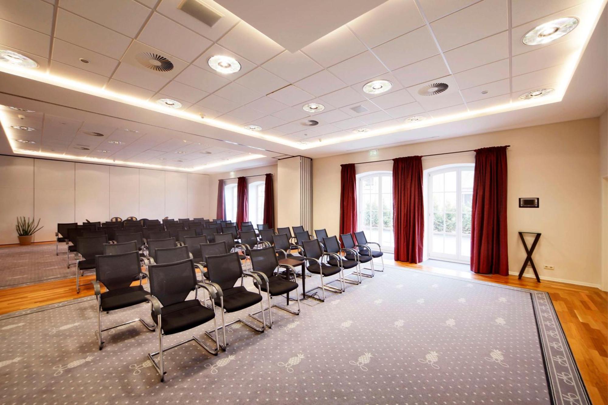 Schlosshotel Muenchhausen Aerzen ภายนอก รูปภาพ
