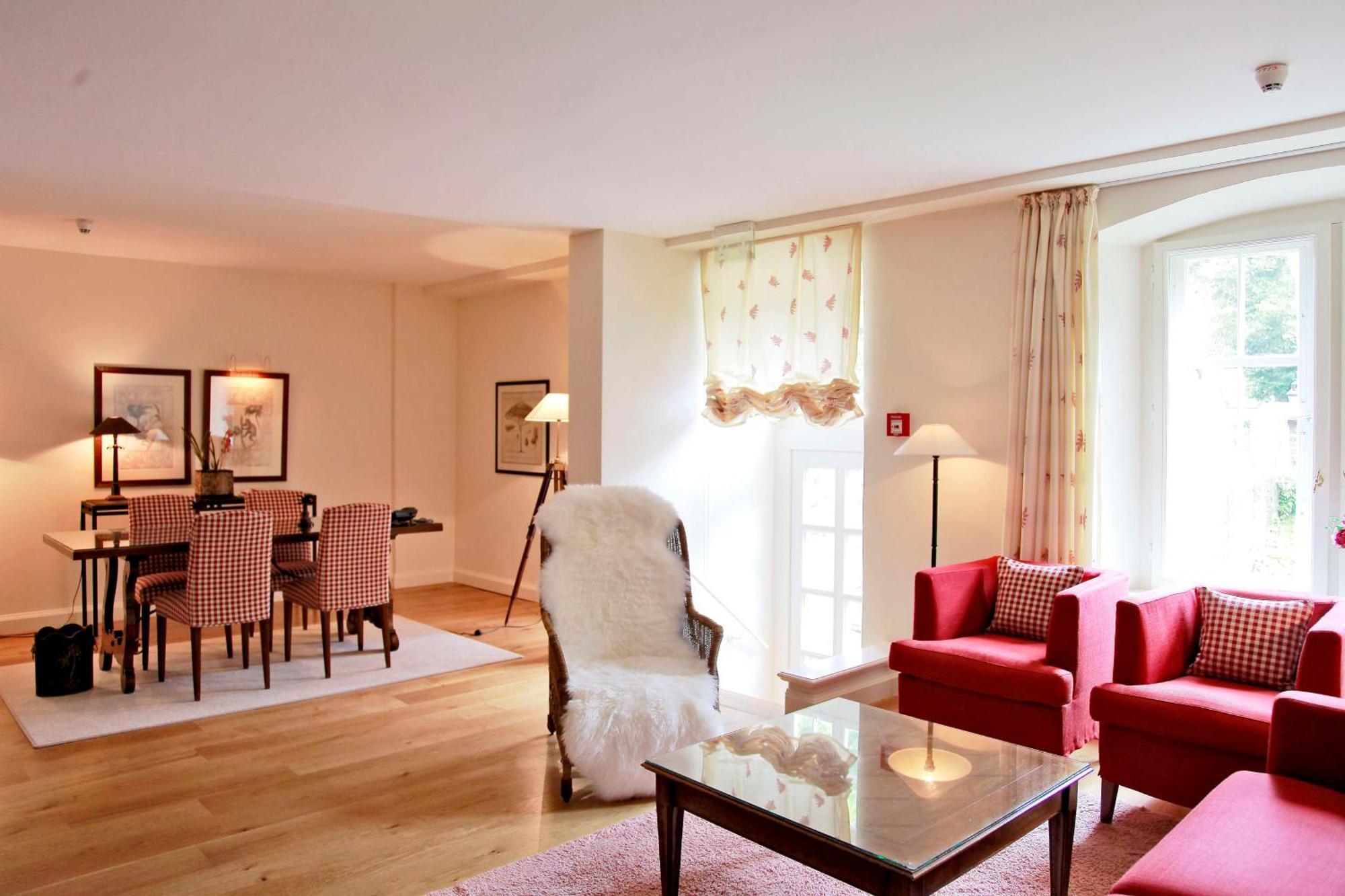 Schlosshotel Muenchhausen Aerzen ภายนอก รูปภาพ