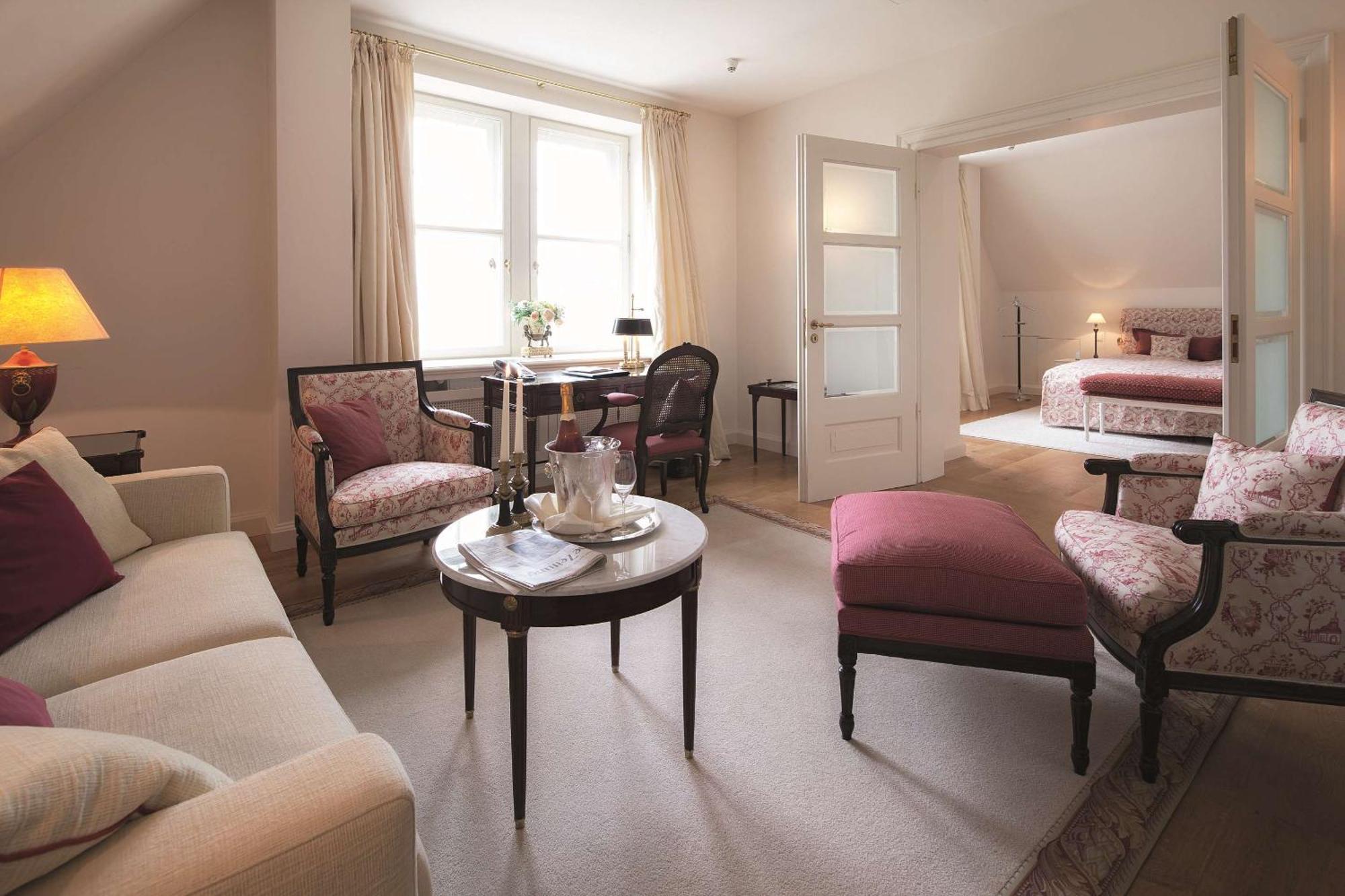 Schlosshotel Muenchhausen Aerzen ภายนอก รูปภาพ