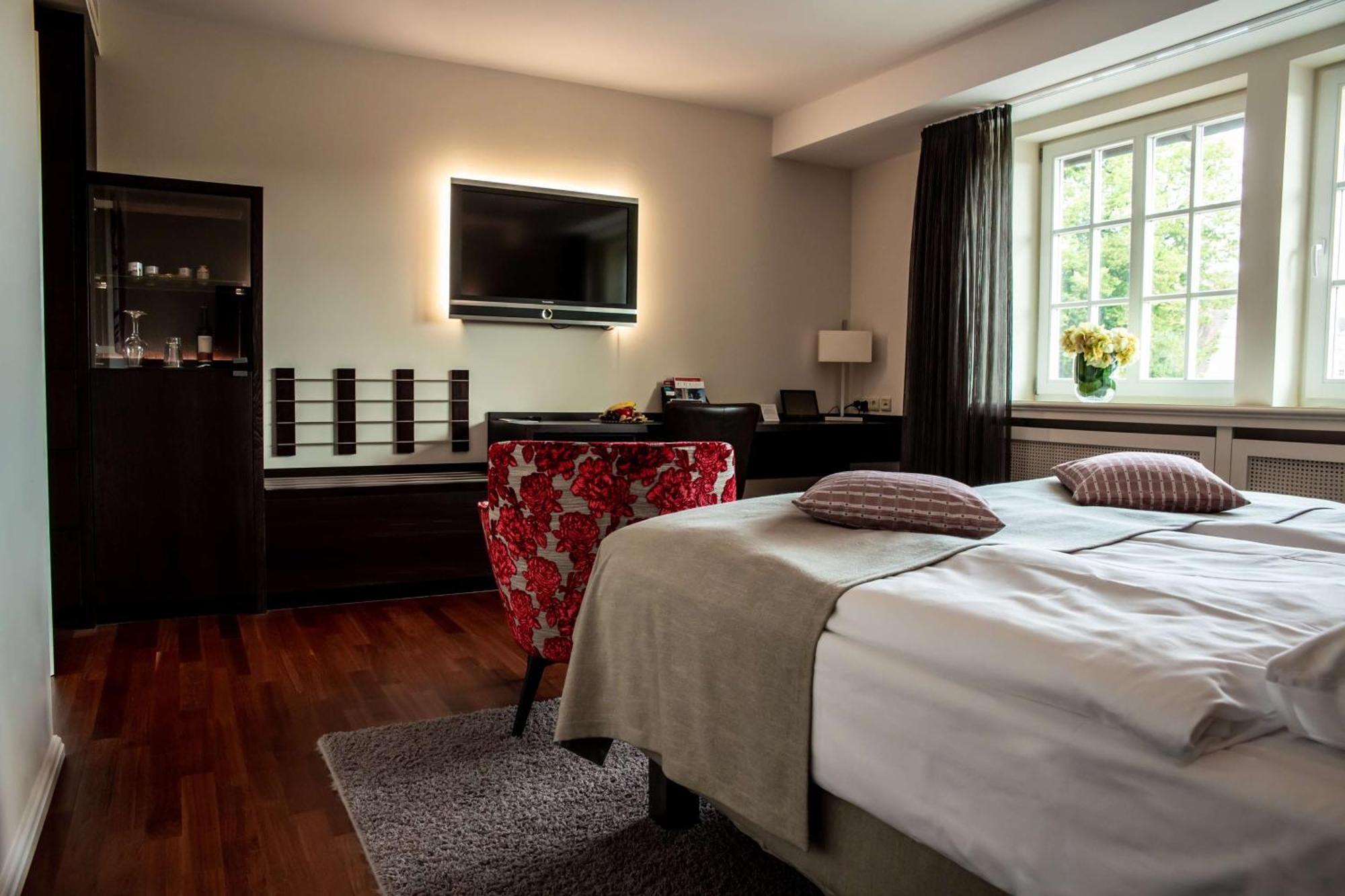 Schlosshotel Muenchhausen Aerzen ภายนอก รูปภาพ
