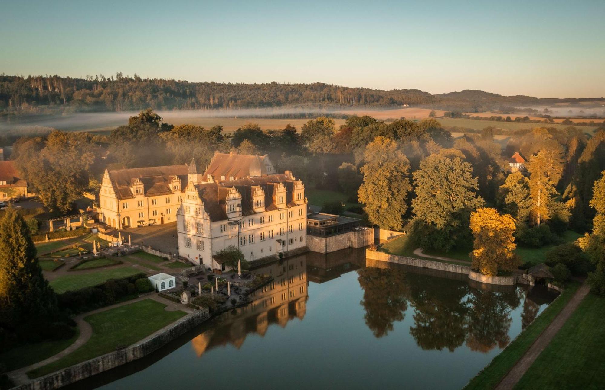 Schlosshotel Muenchhausen Aerzen ภายนอก รูปภาพ
